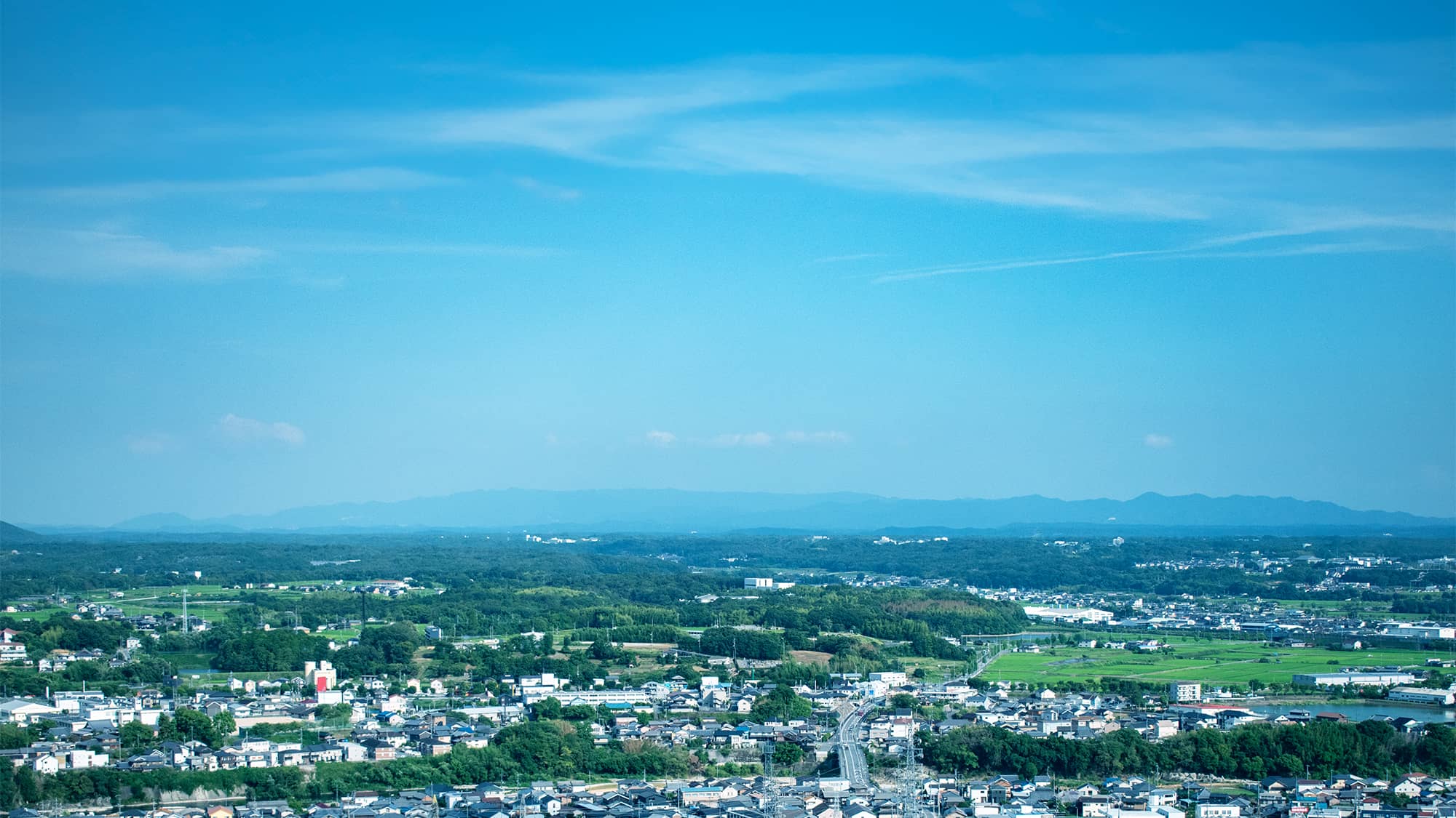 加東市を山から見下ろした全景